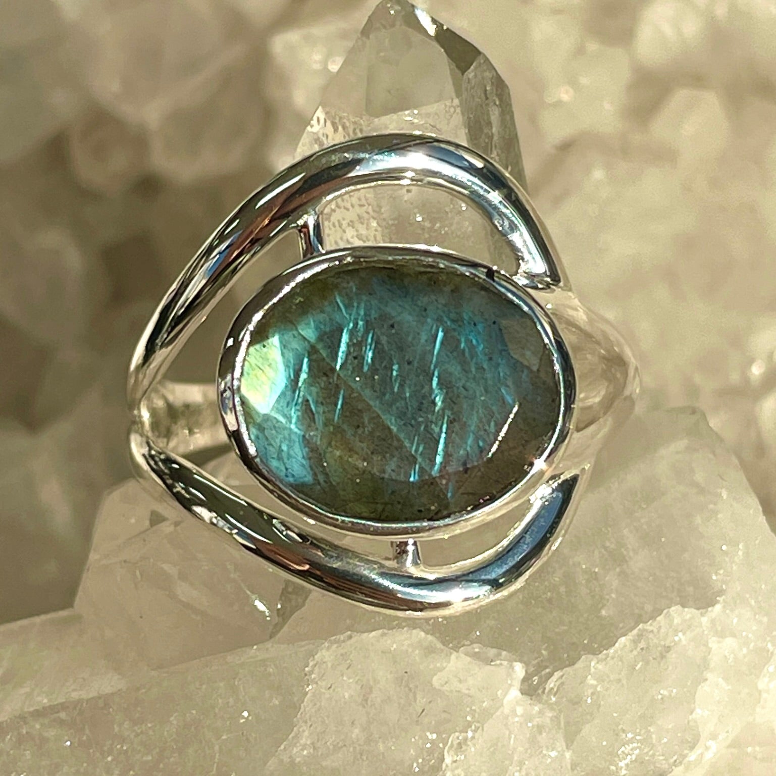 Labradorite Sterling Silver Ring - Sz8 SR1 Labradorite Sterling Silver Ring - Sz8 SR1